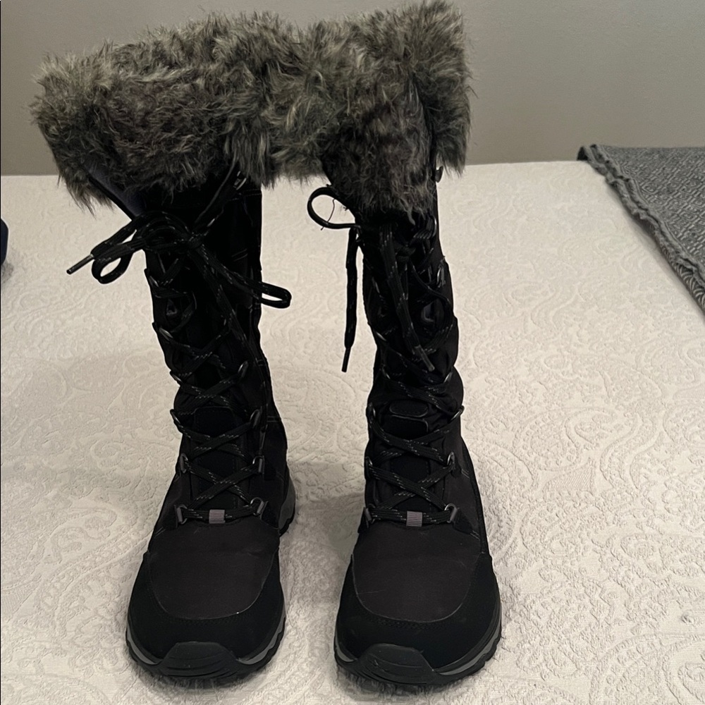 Eddie Bauer Solstice II Women's Black Faux-Fur Trim Winter Lace-Up Boots